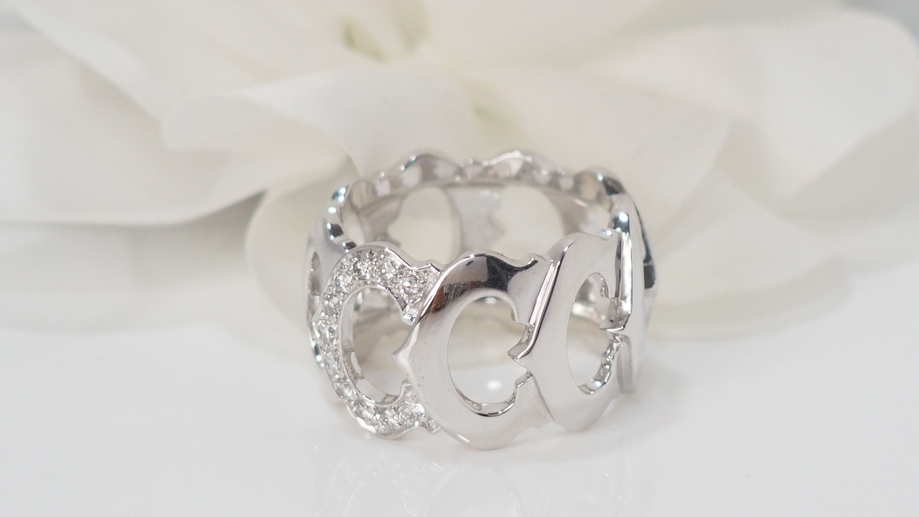Bague collection C Cartier en or blanc et diamants