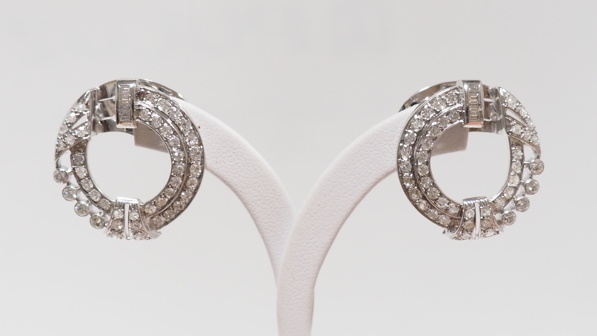Boucles d'oreilles en or blanc et diamants
