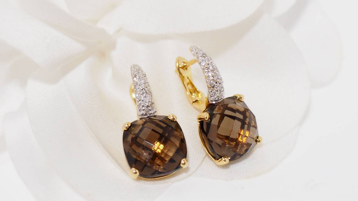 Boucles d'oreilles en or jaune, quartz fumé et diamants