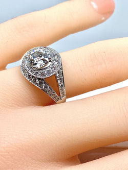 Bague tourbillon en or 18 carats en diamants