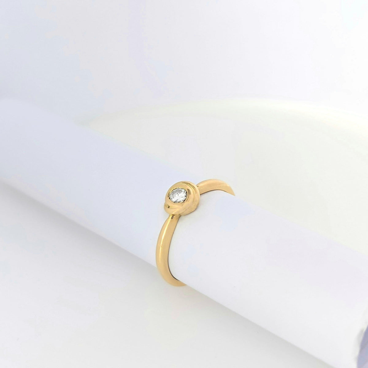 Bague Solitaire en or jaune et diamant