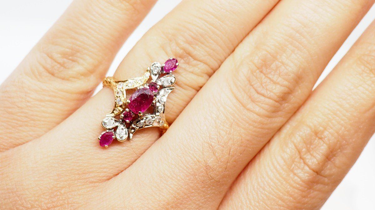 Bague Marquise En Or Bicolore, Rubis Et Diamants