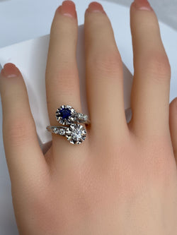 Ring in 18 carat gold, you and me in diamonds and Sapphire