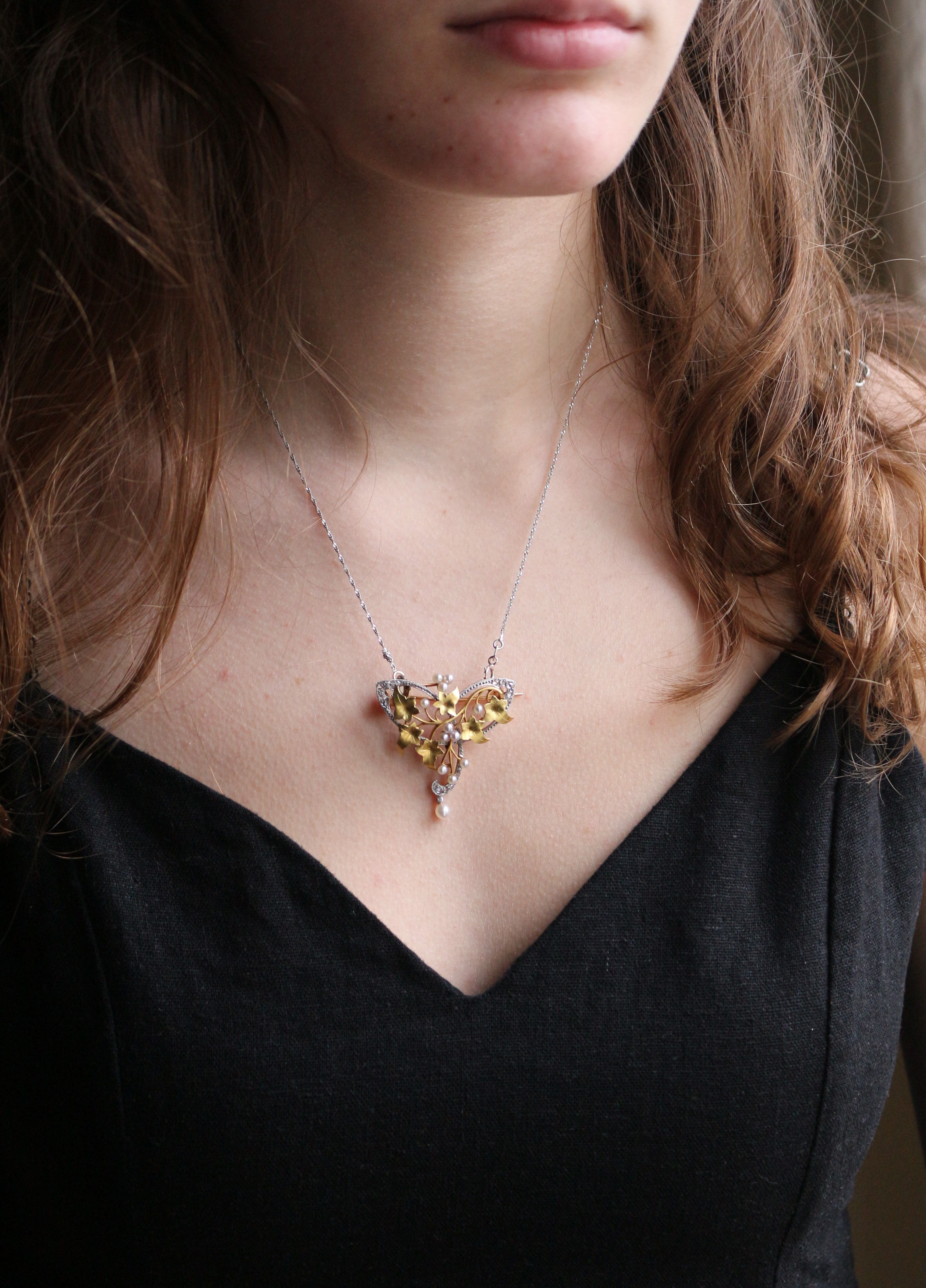 Art Nouveau pendant brooch