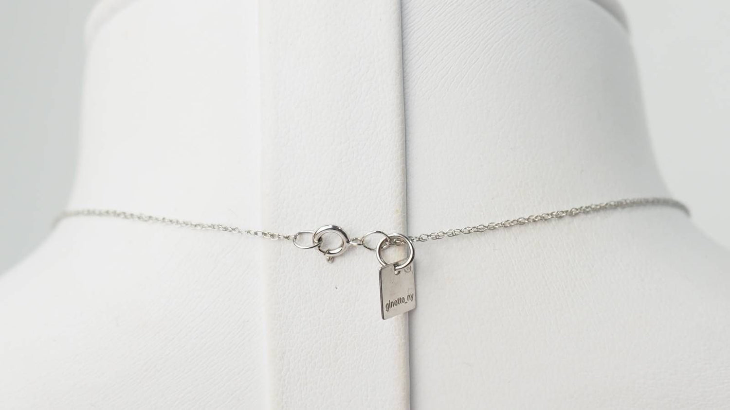 Collier Ginette NY Monogram "One"