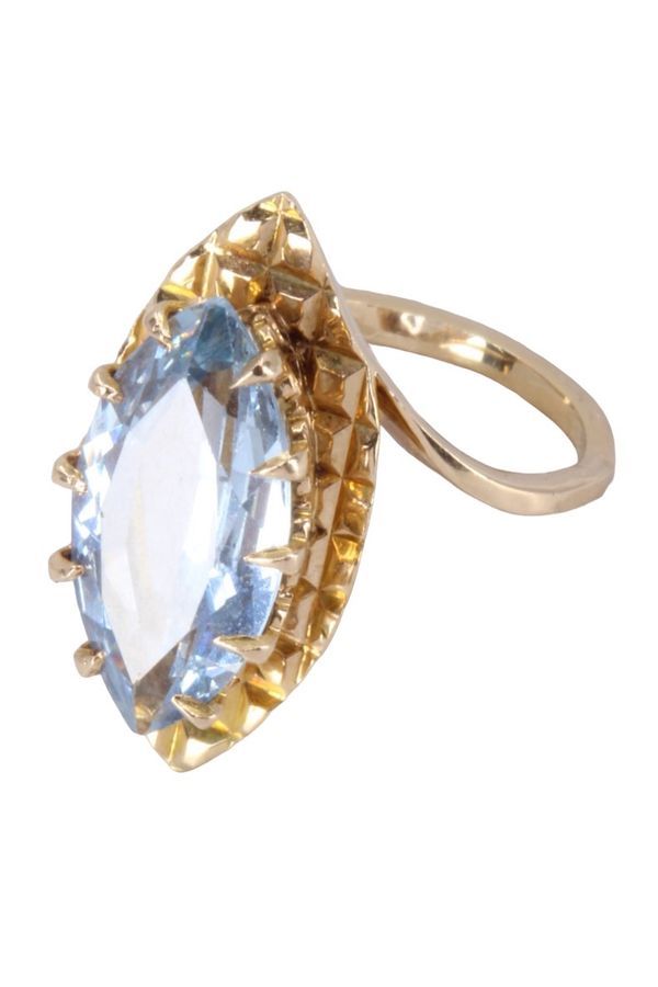 Bague moderne en or jaune et topaze