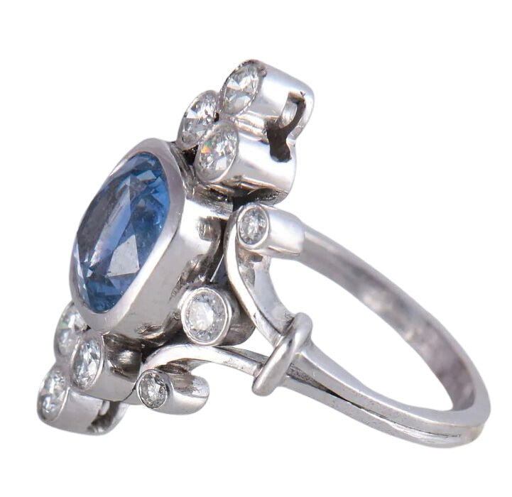 Bague marquise en or blanc, saphir de ceylan et diamants