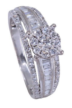Bague style solitaire en or blanc et diamants
