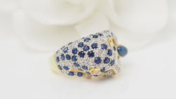 Bague Panthère en or jaune, saphirs et diamants