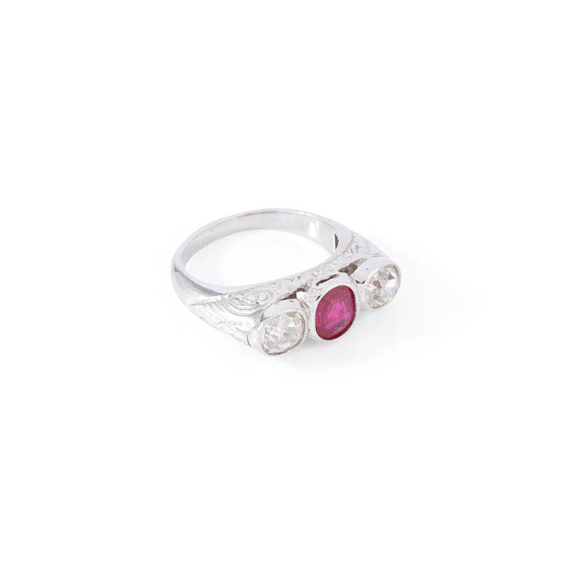 Bague en platine, rubis et diamants