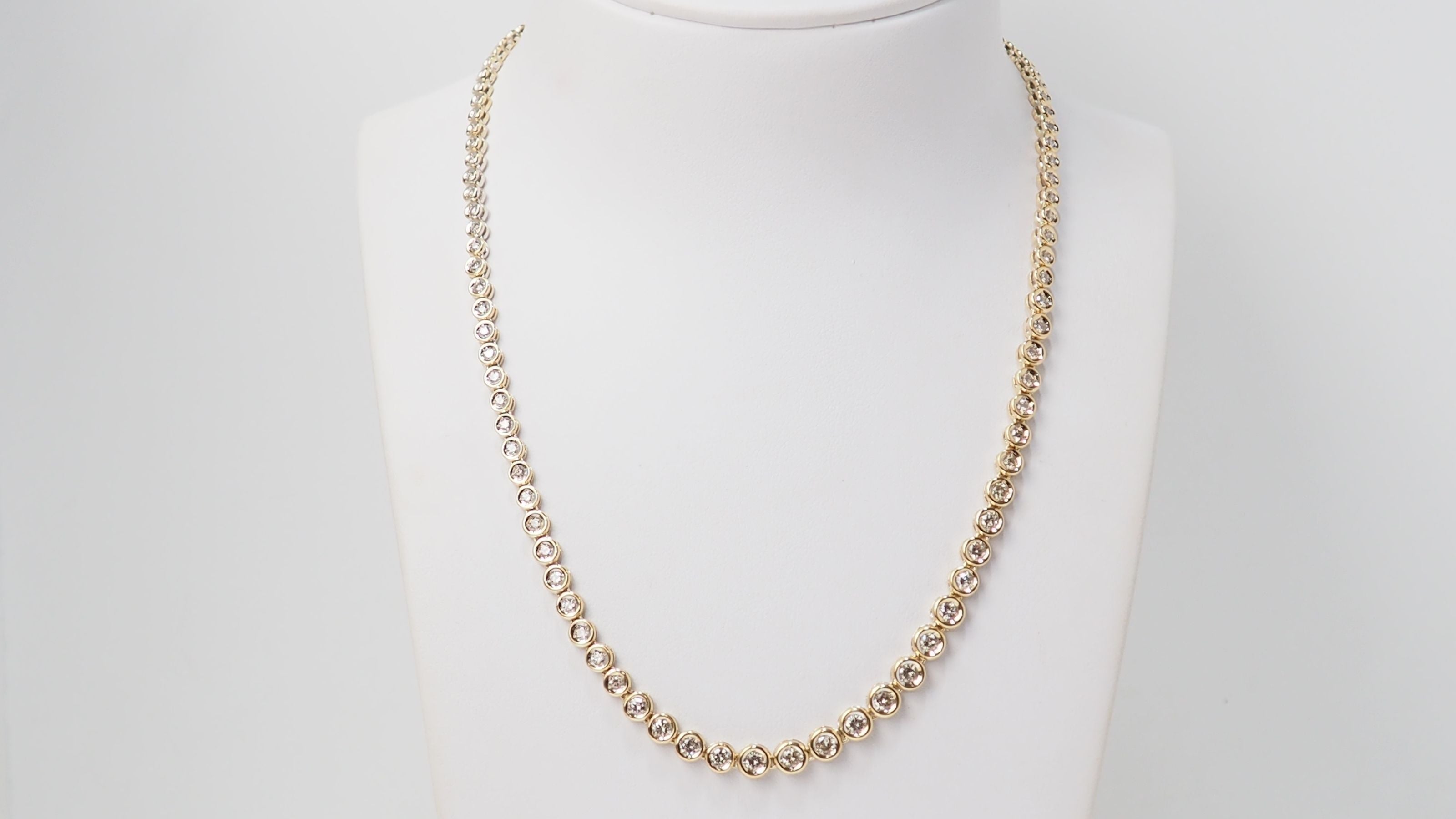 Collier rivière en or jaune et diamants