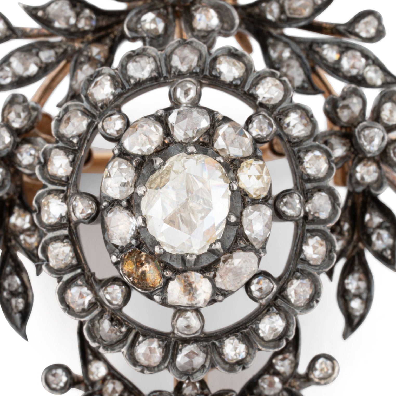 Broche en or jaune, argent et diamants Fin XIX