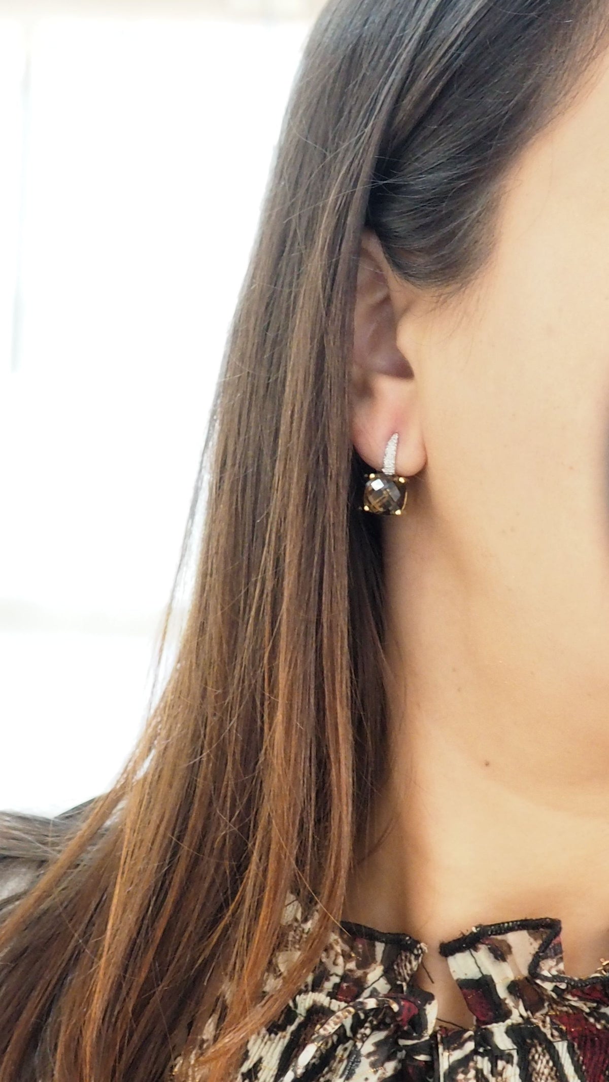 Boucles d'oreilles en or jaune, quartz fumé et diamants