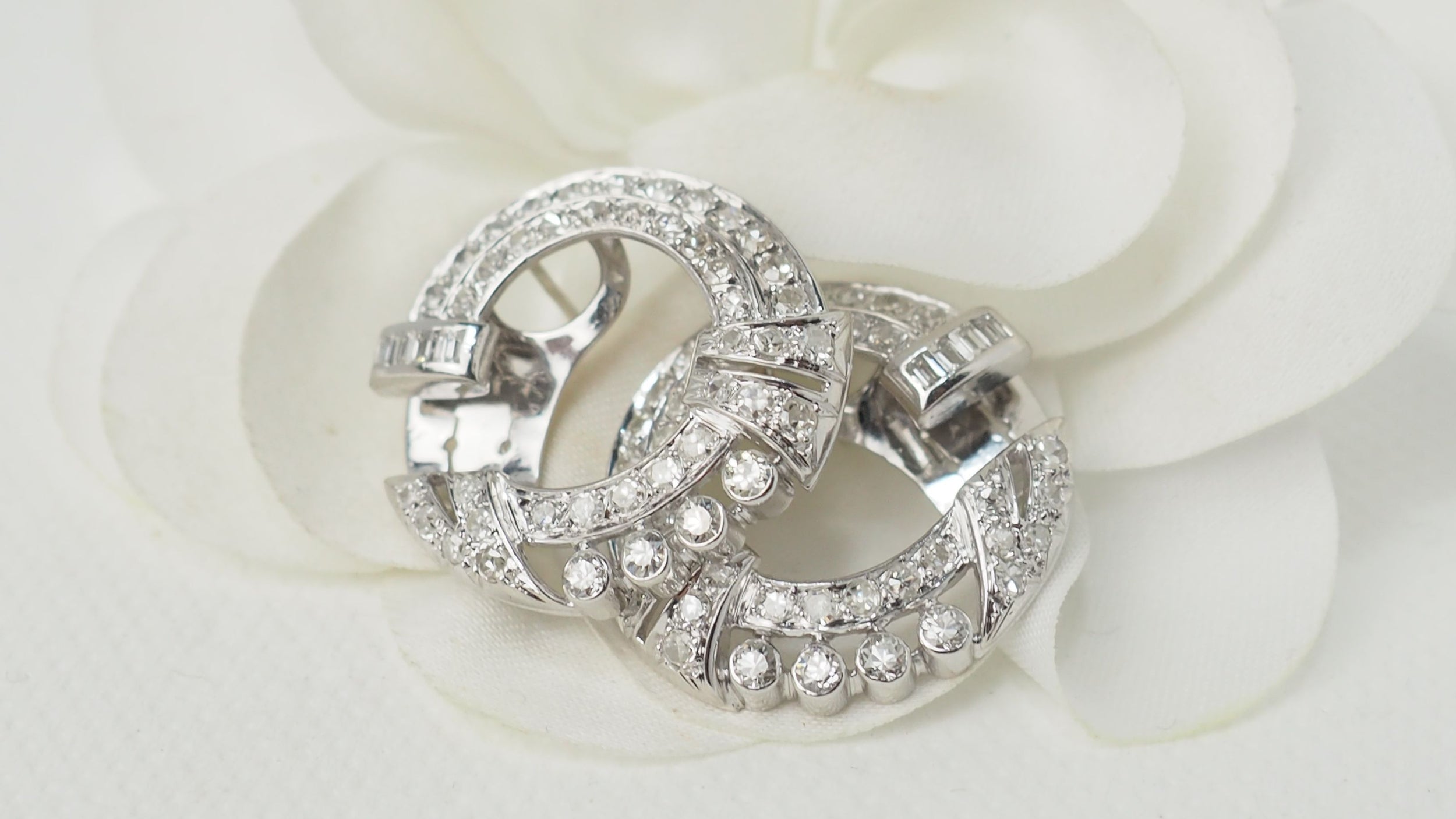 Boucles d'oreilles en or blanc et diamants