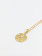 Médaille Amour Augis Plus hier Moins demain en or, diamant et rubis - Castafiore