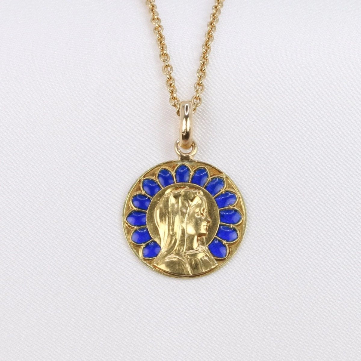 Médaille Art Nouveau Fréderic de Vernon en or et émail plique-à-jour bleu - Castafiore