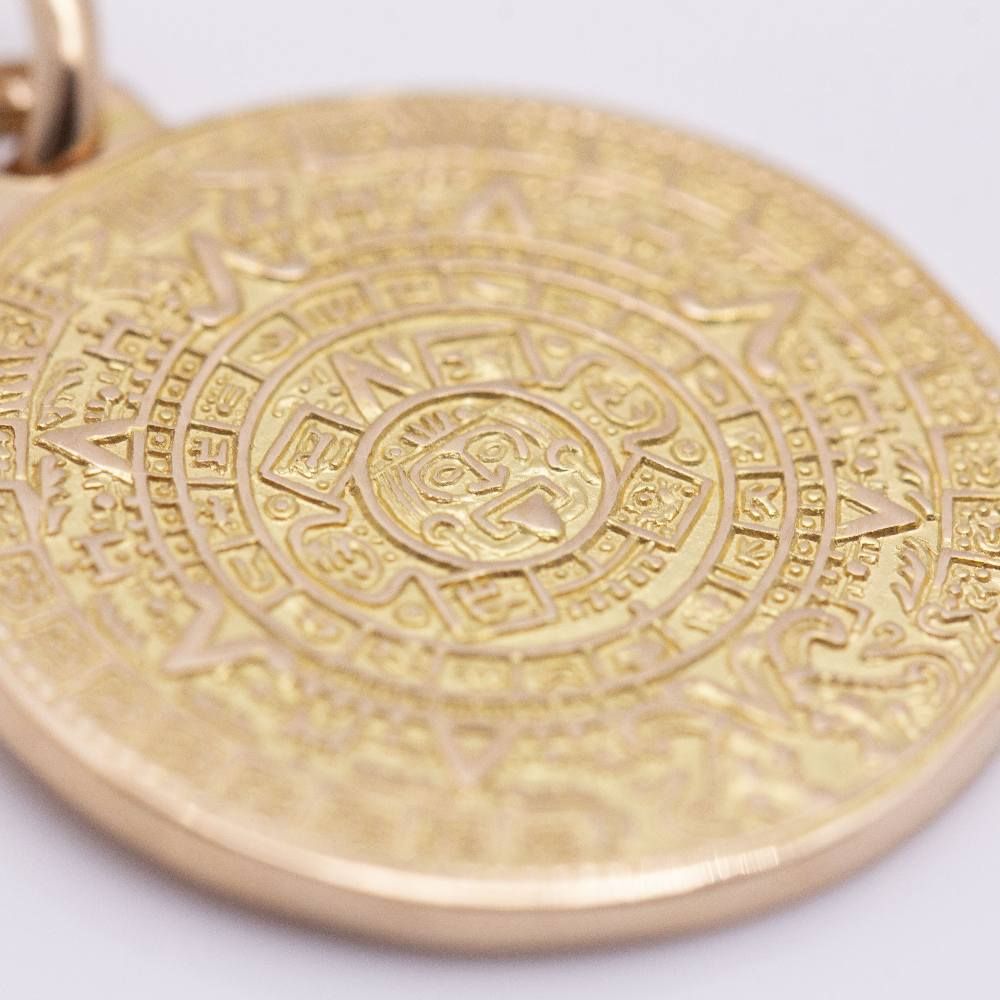Médaille du calendrier aztèque en or jaune Deuxième main - Castafiore