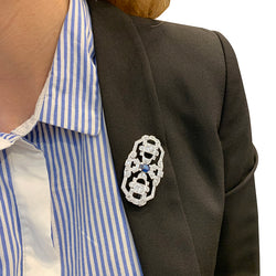 Plaque brooch in platinum, white gold, sapphire and diamonds