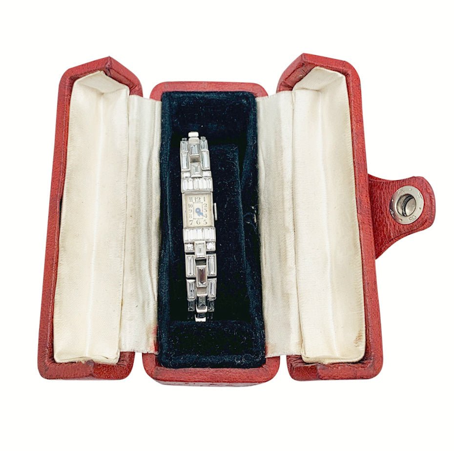 Montre Art Déco en platine et diamants. - Castafiore