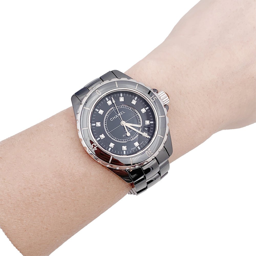Montre Automatique CHANEL "J12" en céramique noire, acier et diamants - Castafiore
