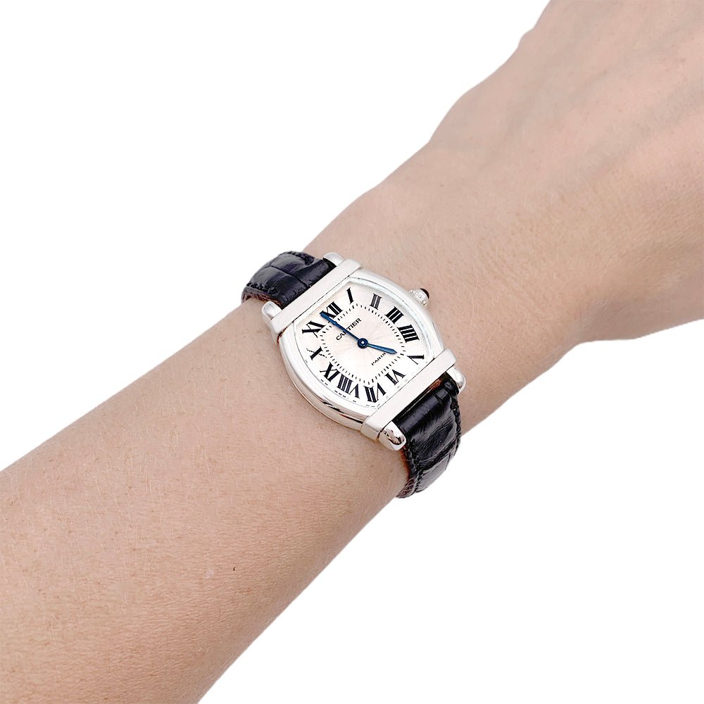 Montre Cartier, "Tortue Chinoise", platine, or blanc, cuir. - Castafiore