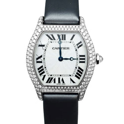 Montre CARTIER "Tortue", en or blanc et diamants sur satin - Castafiore