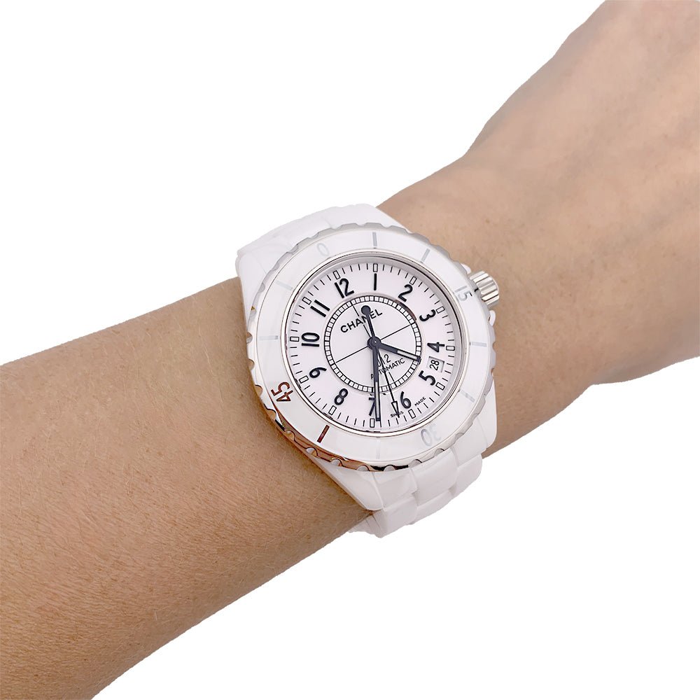 Montre CHANEL, "J12" en céramique blanche. - Castafiore