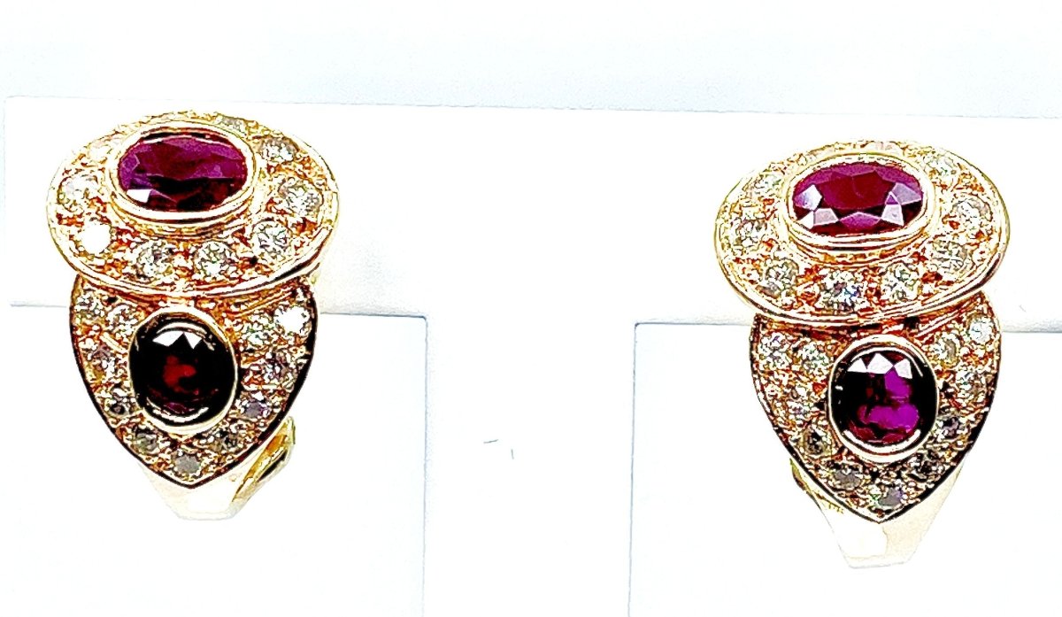 Paire de boucles d’oreilles en or jaune 18 carats en rubis et diamants - Castafiore