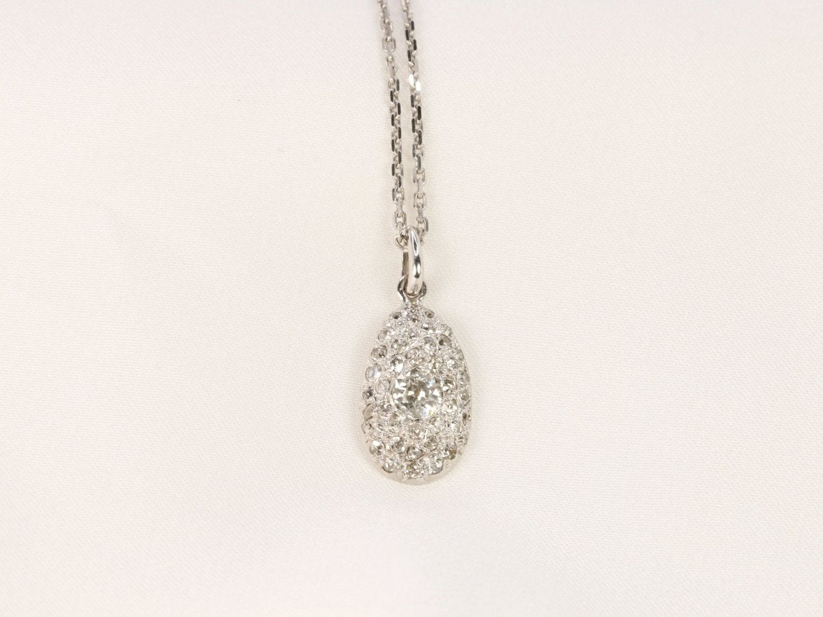 Pendentif ancien ovoide en or blanc et diamants taille ancienne - Castafiore