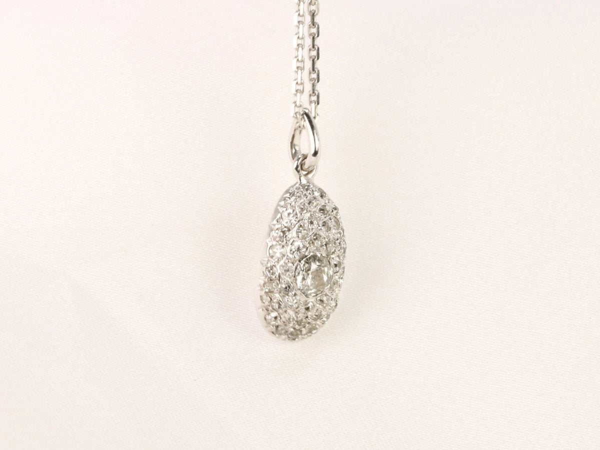 Pendentif ancien ovoide en or blanc et diamants taille ancienne - Castafiore