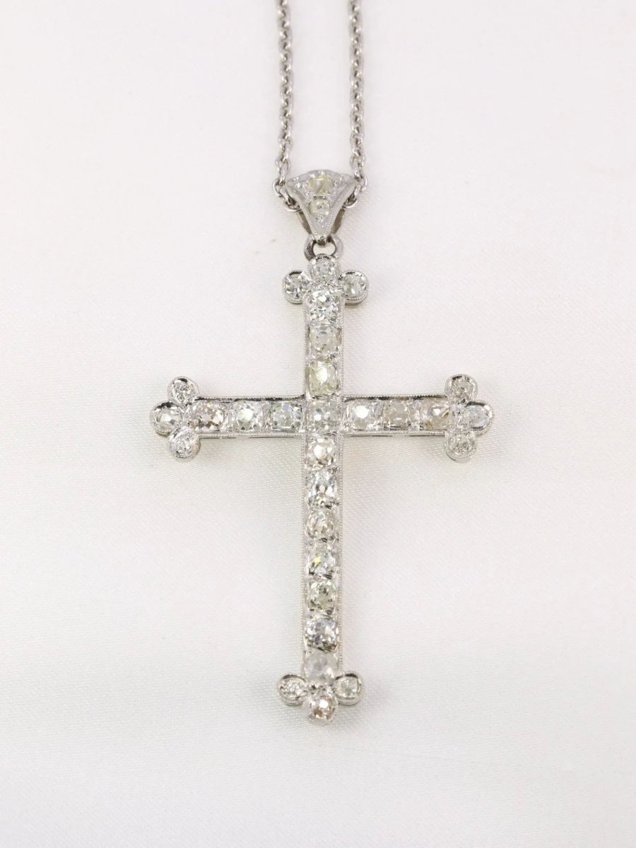 Pendentif croix Belle Epoque en or et diamants taille ancienne - Castafiore