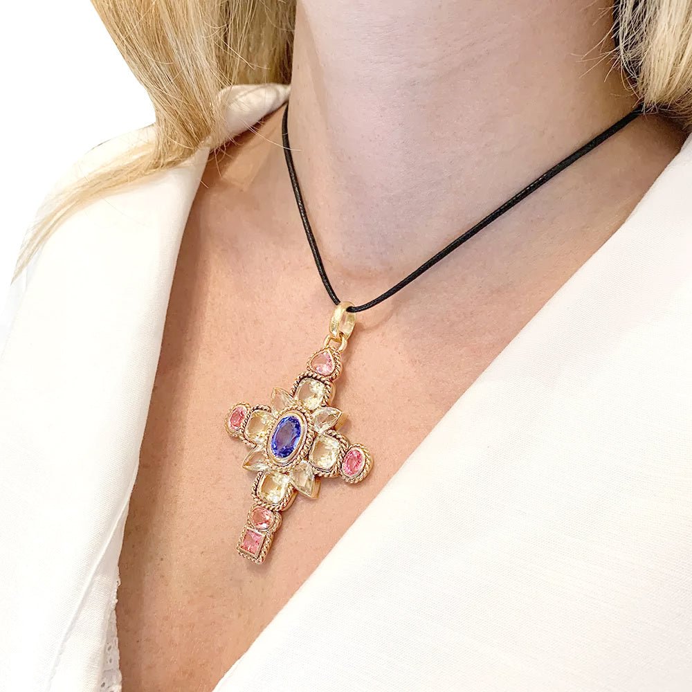 Pendentif croix en or rose, citrines, tourmalines et tanzanite - Castafiore