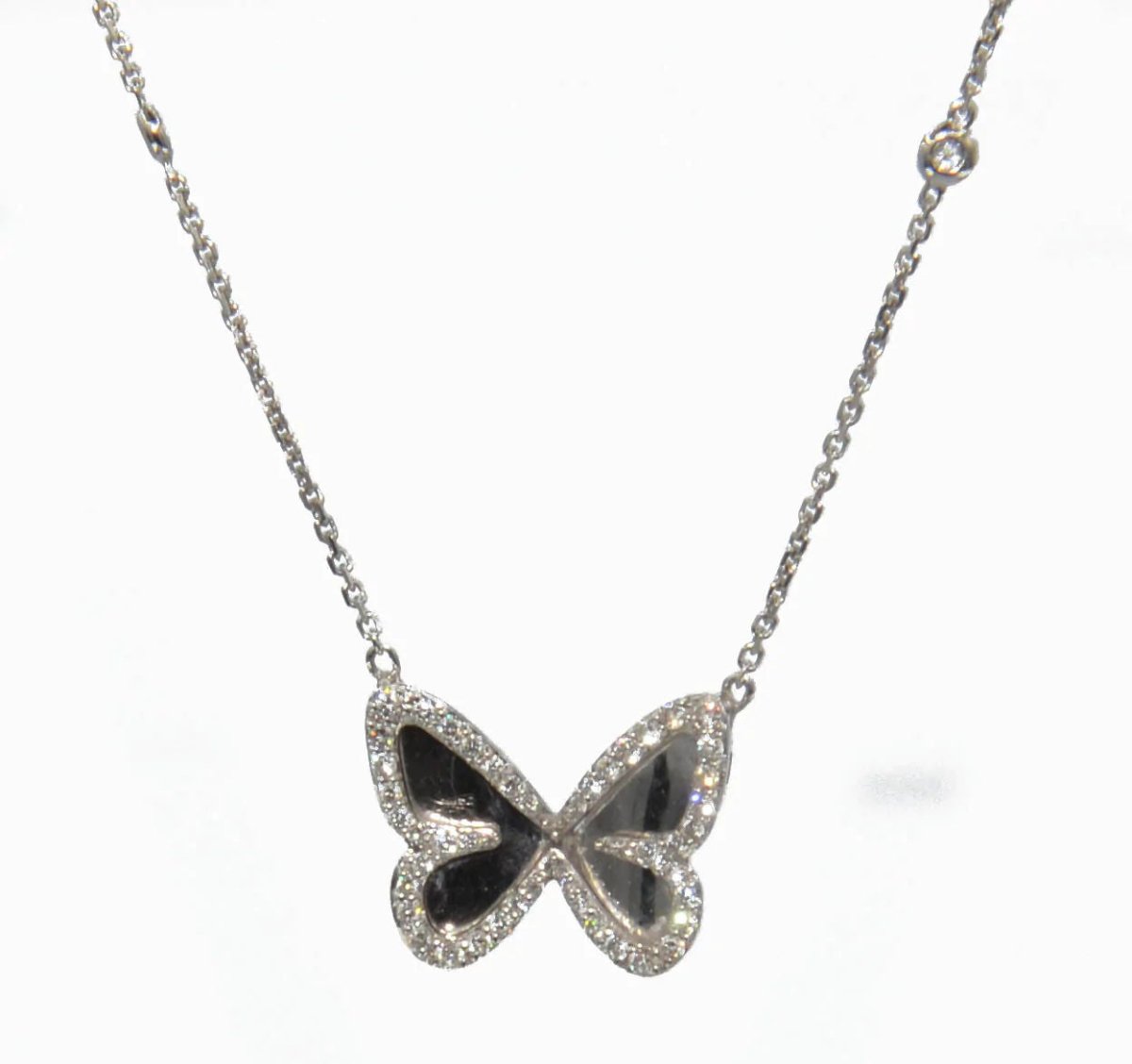 Pendentif en or gris diamants avec pendentif papillon - Castafiore