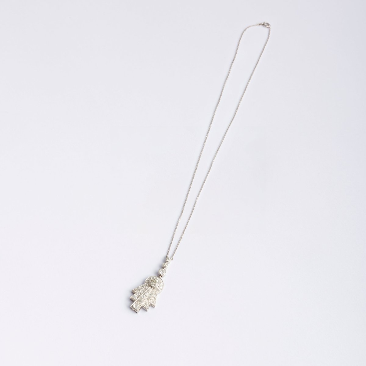 Pendentif en platine et diamants, Art déco - Castafiore