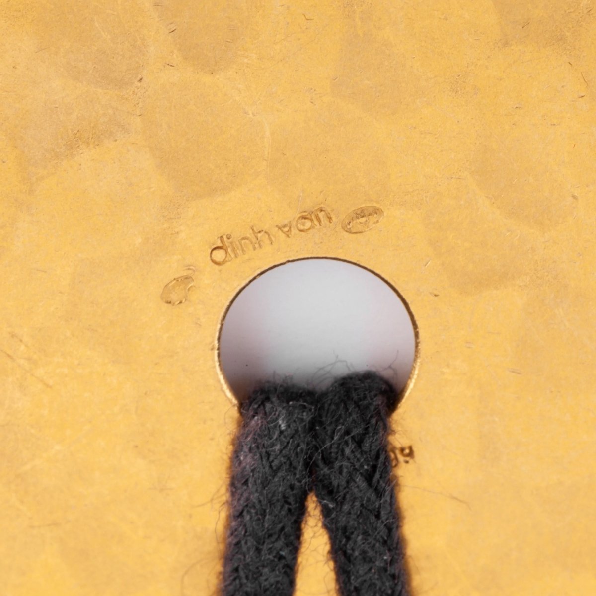 Pendentif martelée de la maison Dinh Van modèle cible - Castafiore