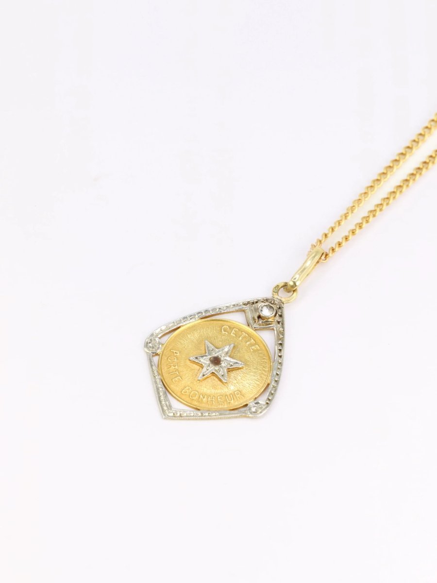 Pendentif vintage “Cette Etoile Porte Bonheur” en or et diamants - Castafiore