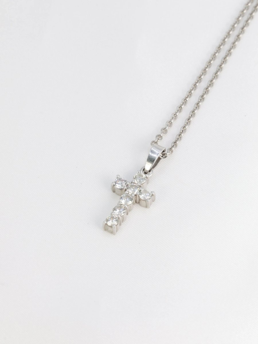 Pendentif vintage croix en or blanc et diamants - Castafiore