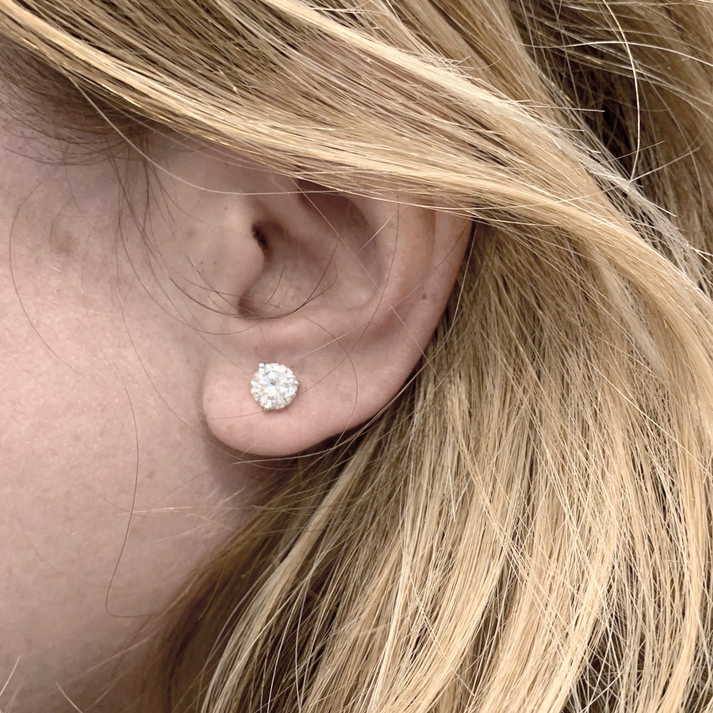 Puces d'oreilles en or blanc diamants - Castafiore