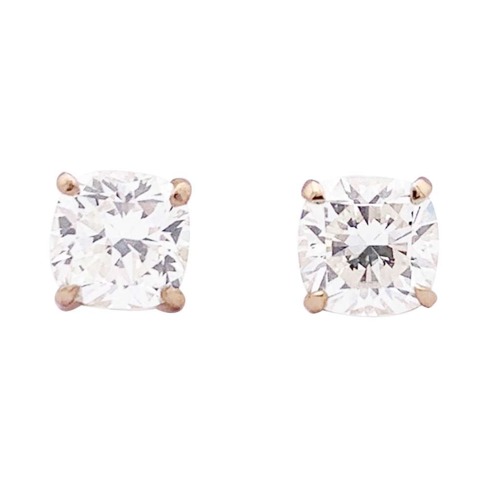 Puces d'oreilles en or jaune, diamants. - Castafiore