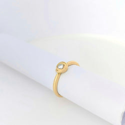 Solitaire d’inspiration florale en or jaune et diamant - Castafiore