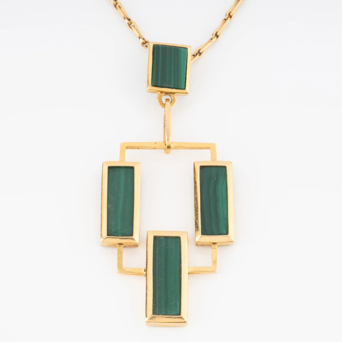 Un Pendentif géométrique en or jaune - Castafiore